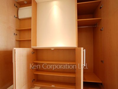 Closet ※Photo of the same layout on 19 floor. Decoration and fixture may differ.