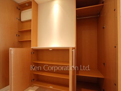 Closet ※Photo of the same layout on 20 floor. Decoration and fixture may differ.