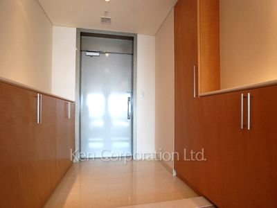 Entrance ※Photo of the same layout on 20 floor. Decoration and fixture may differ.