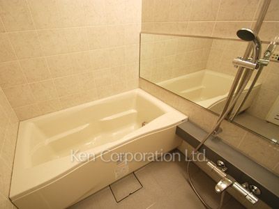 Bath ※Photo of the same layout on 12 floor. Decoration and fixture may differ.