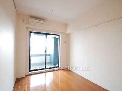 Bedroom ※Photo of the same layout on 9 floor. Decoration and fixture may differ.