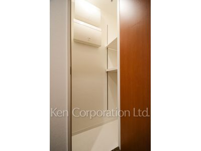 Shoes-In Closet ※Photo of the same layout on 9 floor. Decoration and fixture may differ.