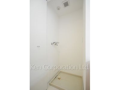 Washing Machine Space ※Photo of the same layout on 9 floor. Decoration and fixture may differ.