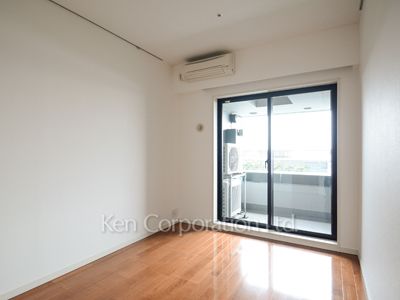 Bedroom ※Photo of the same layout on 9 floor. Decoration and fixture may differ.
