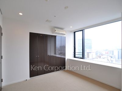 Bedroom ※Photo of the same layout on 17 floor. Decoration and fixture may differ.