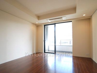 Living-Dining ※Photo of the same layout on 3 floor. Decoration and fixture may differ.