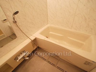 Bath ※Photo of the same layout on 3 floor. Decoration and fixture may differ.