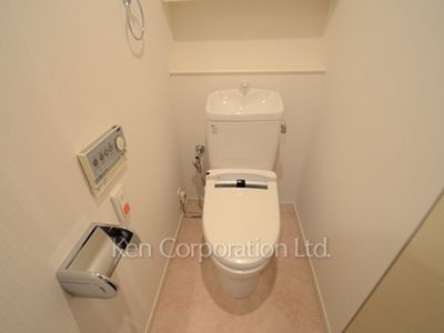 Lavatory ※Photo of the same layout on 12 floor. Decoration and fixture may differ.