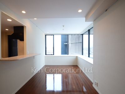 Living-Dining ※Photo of the same layout on 12 floor. Decoration and fixture may differ.