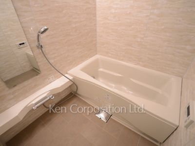 Bath ※Photo of the same layout on 12 floor. Decoration and fixture may differ.