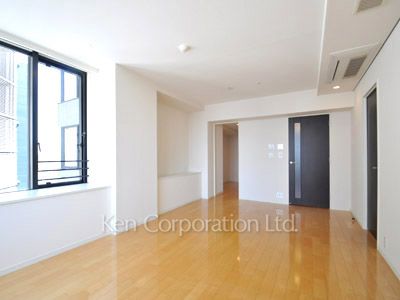 Living-Dining ※Photo of the same layout on 14 floor. Decoration and fixture may differ.