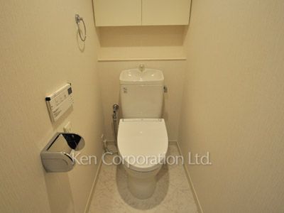 Lavatory ※Photo of the same layout on 14 floor. Decoration and fixture may differ.