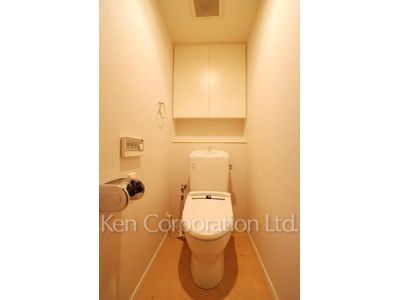Lavatory ※Photo of the same layout on 2 floor. Decoration and fixture may differ.