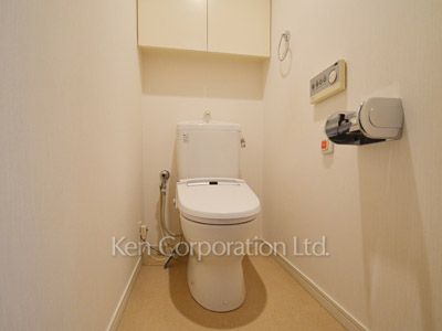 Lavatory ※Photo of the same layout on 3 floor. Decoration and fixture may differ.