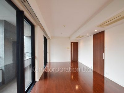 Living-Dining ※Photo of the same layout on 3 floor. Decoration and fixture may differ.