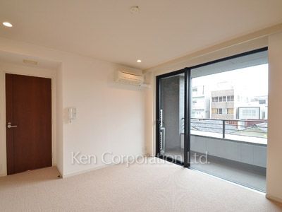 Bedroom ※Photo of the same layout on 3 floor. Decoration and fixture may differ.