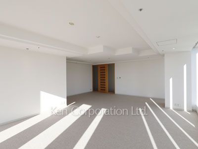 Living-Dining ※Photo of the same layout on 35 floor. Decoration and fixture may differ.