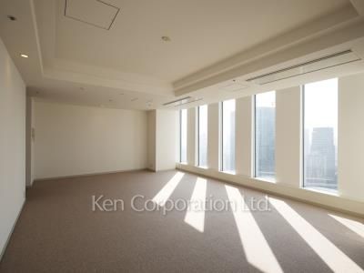 Living-Dining ※Photo of the same layout on 33 floor. Decoration and fixture may differ.