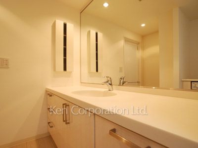 Powder Room ※Photo of the same layout on 6 floor. Decoration and fixture may differ.