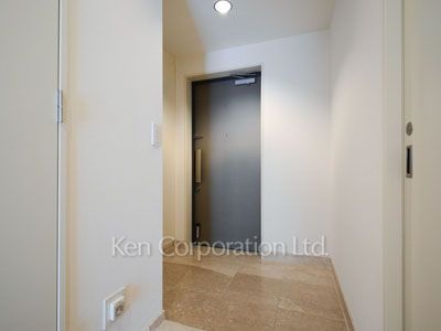 Entrance ※Photo of the same layout on 2 floor. Decoration and fixture may differ.