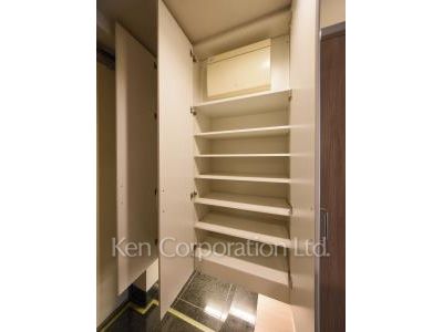 Shoes Closet