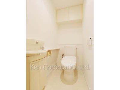 Lavatory ※Photo of the same layout on 38 floor. Decoration and fixture may differ.