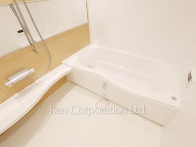 Bath ※Photo of the same layout on 38 floor. Decoration and fixture may differ.