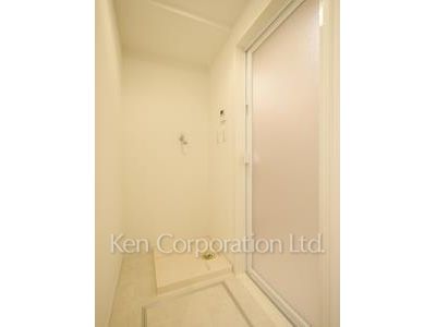 Washing Machine Space ※Photo of the same layout on 36 floor. Decoration and fixture may differ.