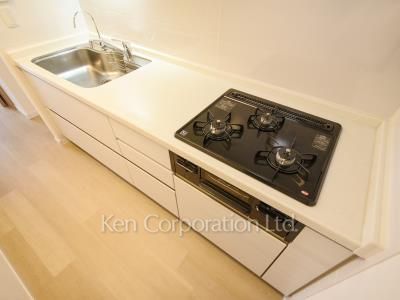Kitchen ※Photo of the same layout on 36 floor. Decoration and fixture may differ.