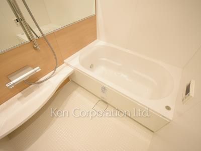 Bath ※Photo of the same layout on 36 floor. Decoration and fixture may differ.