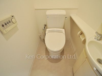 Lavatory ※Photo of the same layout on 38 floor. Decoration and fixture may differ.