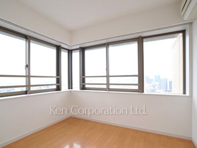 Other Room ※Photo of the same layout on 33 floor. Decoration and fixture may differ.