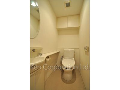 Lavatory ※Photo of the same layout on 33 floor. Decoration and fixture may differ.