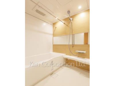 Bath ※Photo of the same layout on 37 floor. Decoration and fixture may differ.