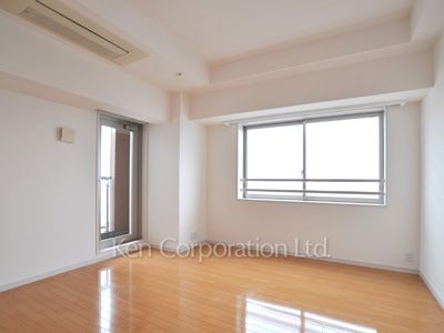 Bedroom ※Photo of the same layout on 33 floor. Decoration and fixture may differ.