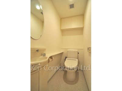 Lavatory ※Photo of the same layout on 33 floor. Decoration and fixture may differ.