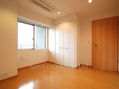 Bedroom ※Photo of the same layout on 12 floor. Decoration and fixture may differ.