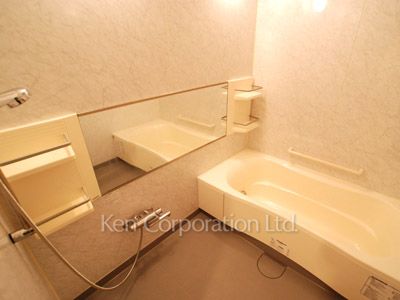 Bath ※Photo of the same layout on 12 floor. Decoration and fixture may differ.