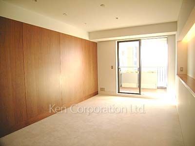 Bedroom ※Photo of the same layout on 32 floor. Decoration and fixture may differ.