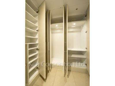 Shoes Closet