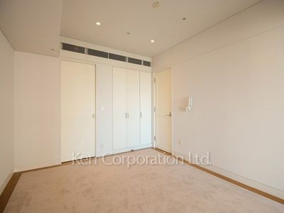Bedroom ※Photo of the same layout on 9 floor. Decoration and fixture may differ.