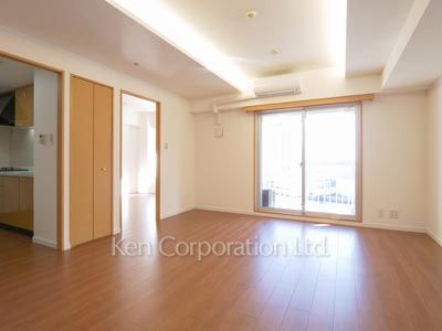 Living-Dining ※Photo of the same layout on 19 floor. Decoration and fixture may differ.