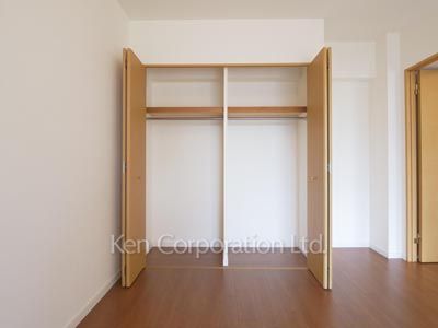 Closet ※Photo of the same layout on 19 floor. Decoration and fixture may differ.