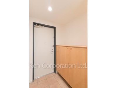 Entrance ※Photo of the same layout on 19 floor. Decoration and fixture may differ.