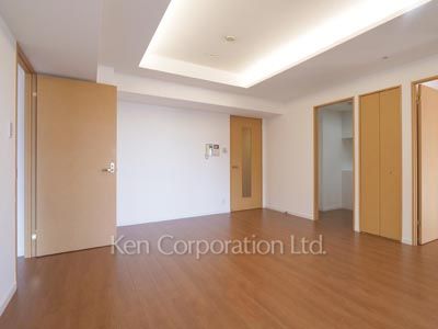 Living-Dining ※Photo of the same layout on 19 floor. Decoration and fixture may differ.