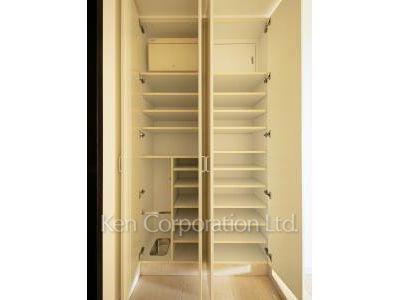 Shoes Closet