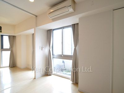 Bedroom ※Photo of the same layout on 8 floor. Decoration and fixture may differ.