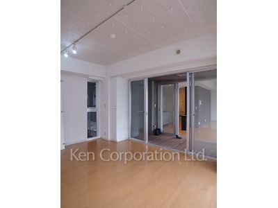 Bedroom ※Photo of the same layout on 4 floor. Decoration and fixture may differ.