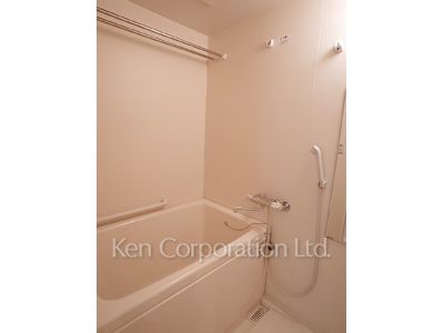 Bath ※Photo of the same layout on 4 floor. Decoration and fixture may differ.