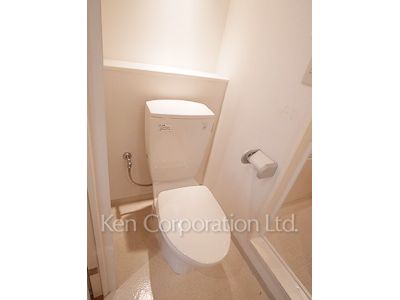 Lavatory ※Photo of the same layout on 4 floor. Decoration and fixture may differ.